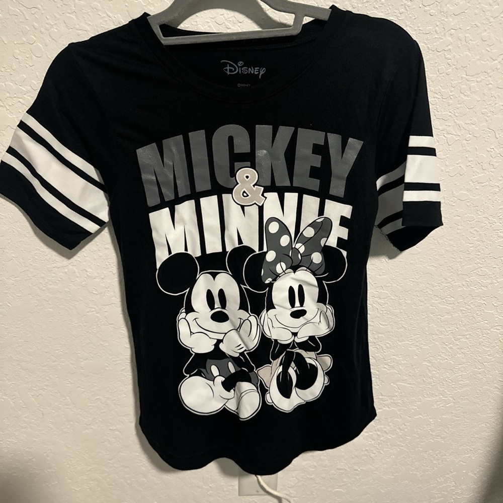 Disney black and white t-shirt